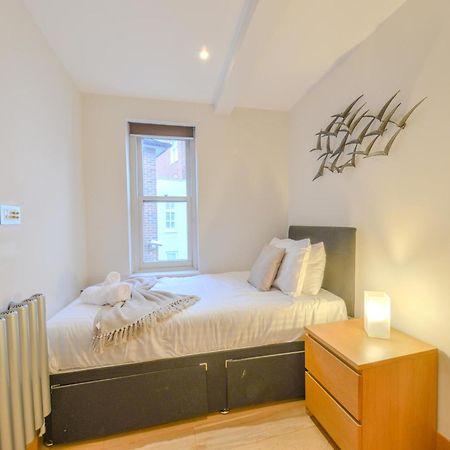 Central Two Bedroom Apartments St Albans By Central Stays Short Lets & Serviced Accommodation With Free Parking Exterior foto