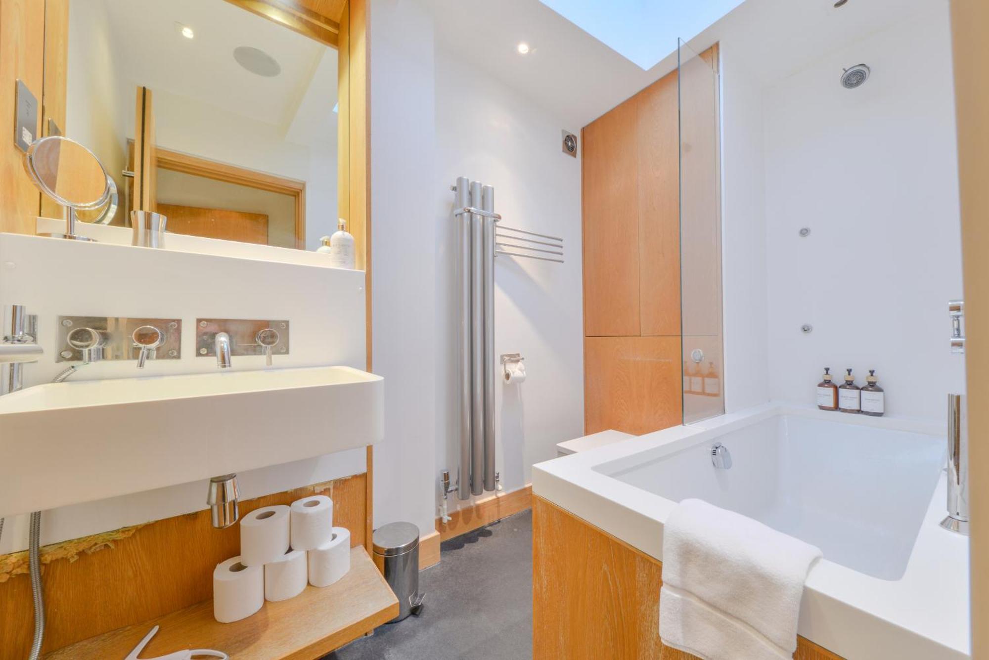 Central Two Bedroom Apartments St Albans By Central Stays Short Lets & Serviced Accommodation With Free Parking Exterior foto